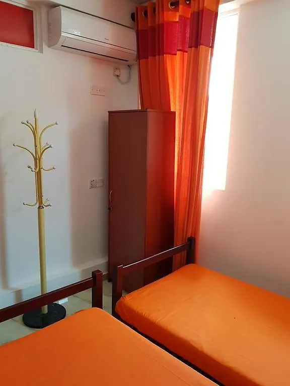 Thambili Island @ Stubbs Hostel Colombo Гостевой дом
