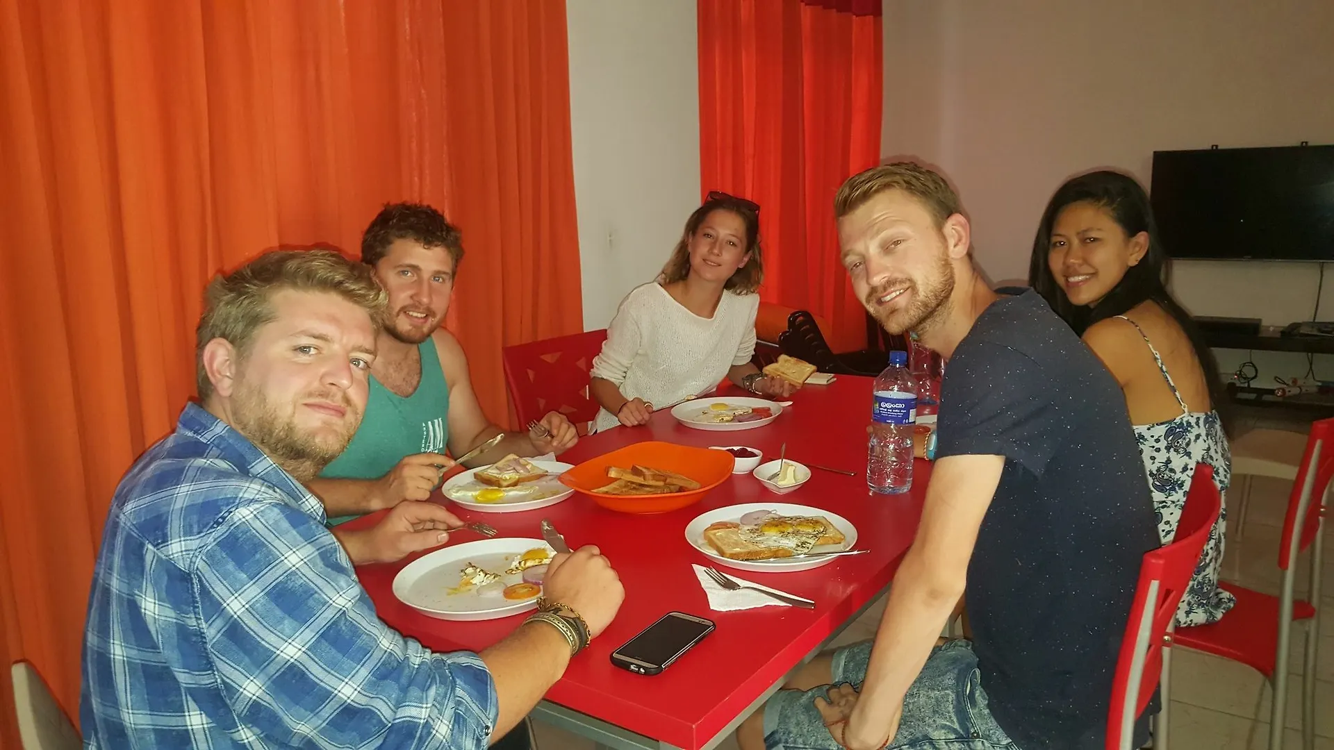 ** Гостевой дом Thambili Island @ Stubbs Hostel Colombo Шри-Ланка